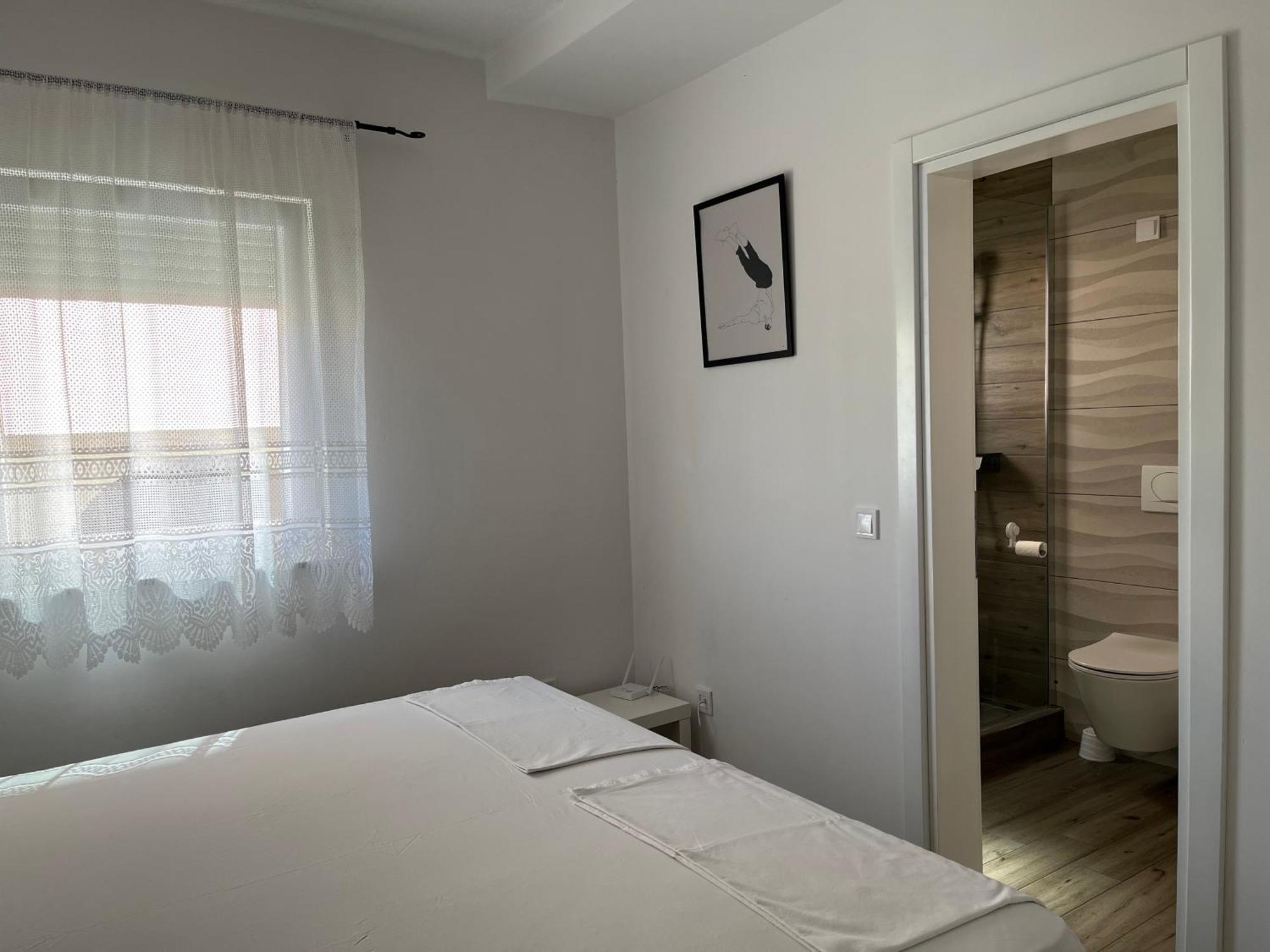 Apartmani Mlinar - Two Bedroom Apartment With Seaview Grebastica Exterior photo