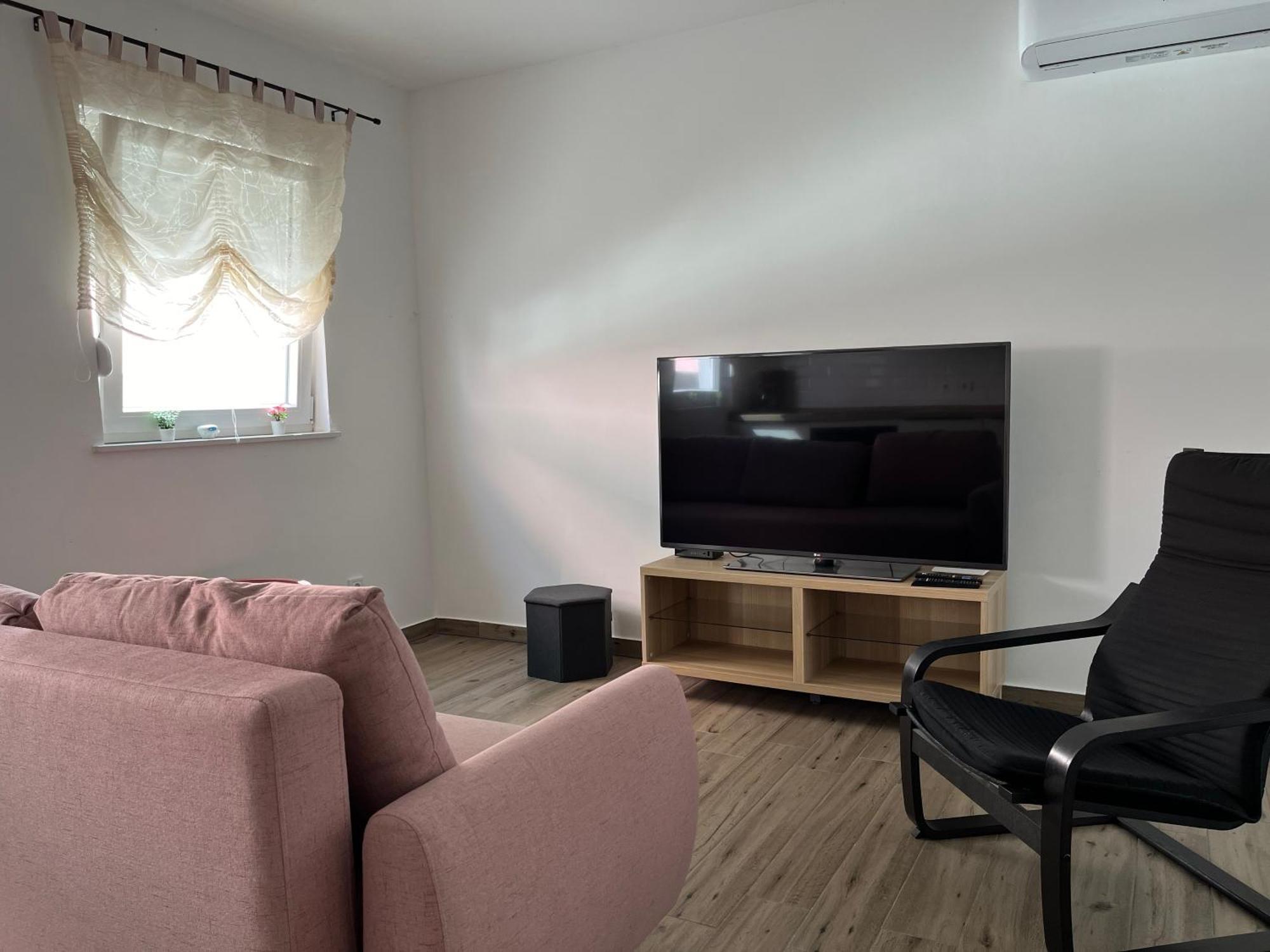 Apartmani Mlinar - Two Bedroom Apartment With Seaview Grebastica Exterior photo
